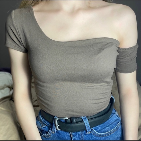 ✨NEW✨ Luxurious Asymmetrical Bodysuit- Mocha - Picture 1 of 5